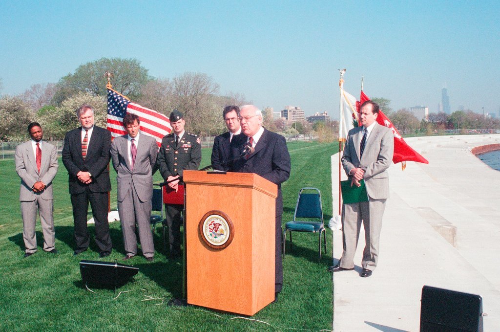 Governor George H. Ryan announces state contribution to the Chicago Shoreline Protection Project - Brian Jackson for Chicago Sun-Times