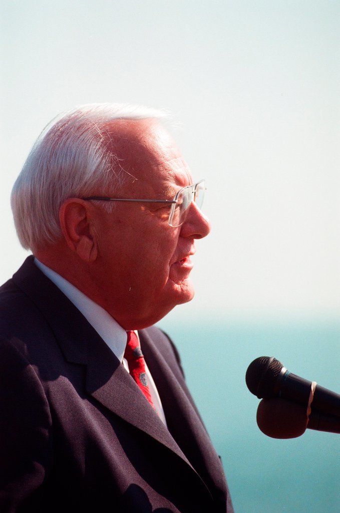 Governor George H. Ryan announces state contribution to the Chicago Shoreline Protection Project - Brian Jackson for Chicago Sun-Times