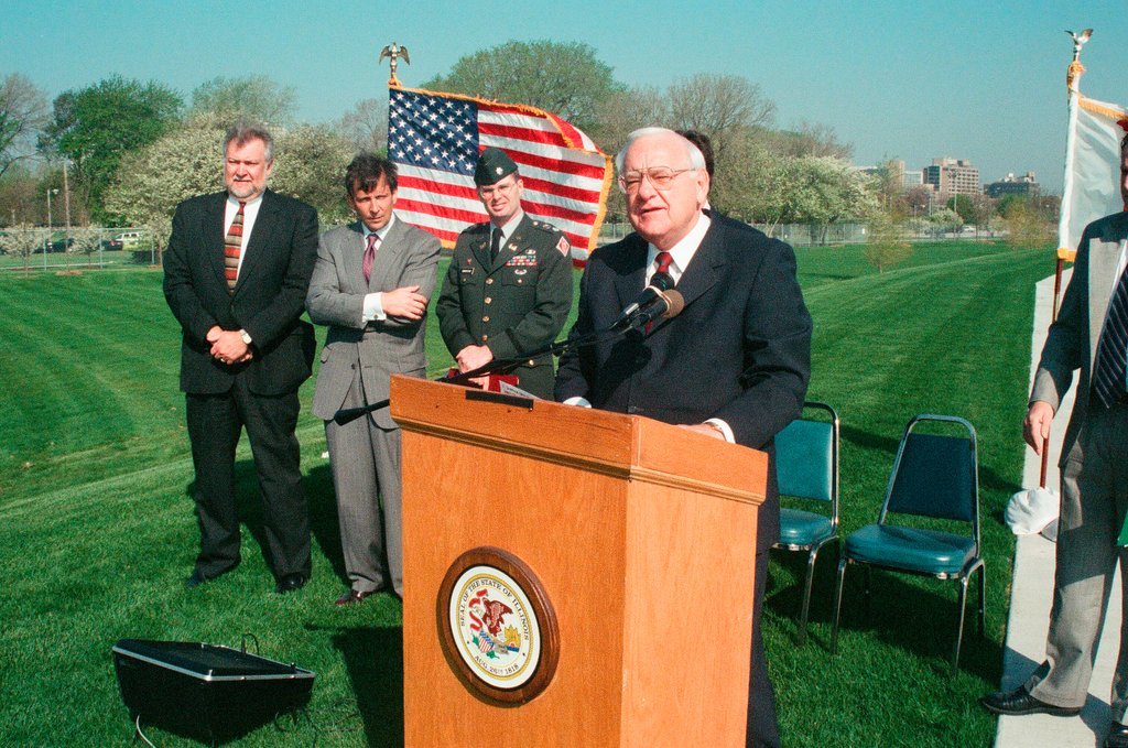Governor George H. Ryan announces state contribution to the Chicago Shoreline Protection Project - Brian Jackson for Chicago Sun-Times