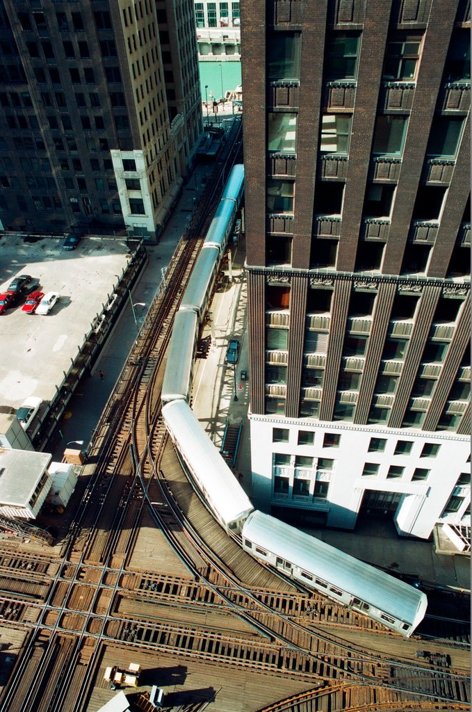 CTA elevated trains and buses in the Loop - Chicago Sun-Times