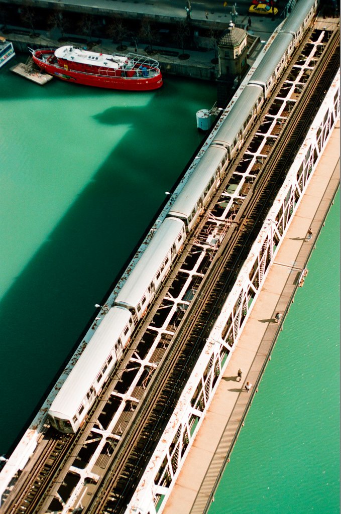 CTA elevated trains and buses in the Loop - Chicago Sun-Times