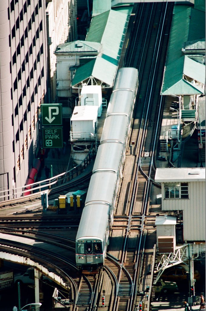 CTA elevated trains and buses in the Loop - Chicago Sun-Times