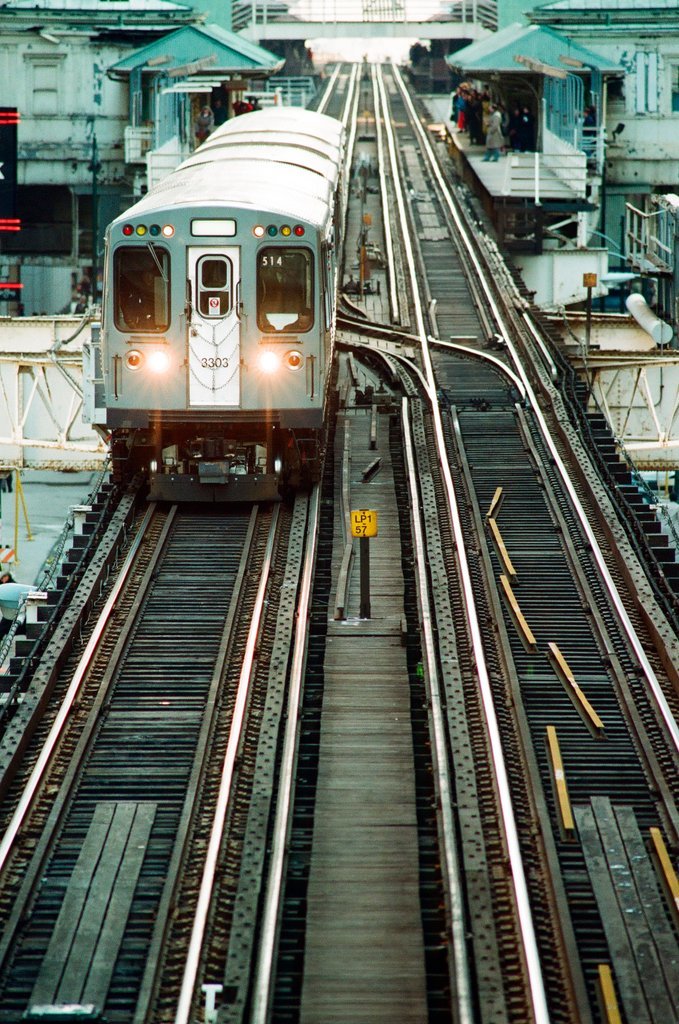 CTA elevated trains and buses in the Loop - Chicago Sun-Times