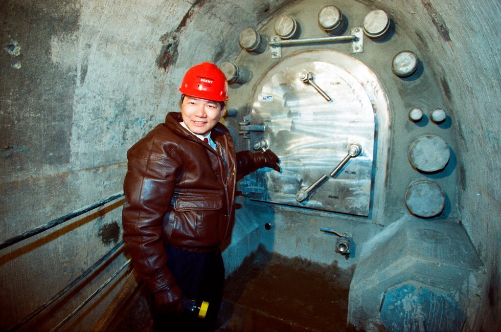 Tour of the freight tunnel systems following the installation of bulkheads - Al Podgorski for Chicago Sun-Times