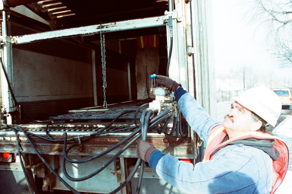 Mayor Richard M. Daley inspects new sewer repair technology - Al Podgorski for Chicago Sun-Times