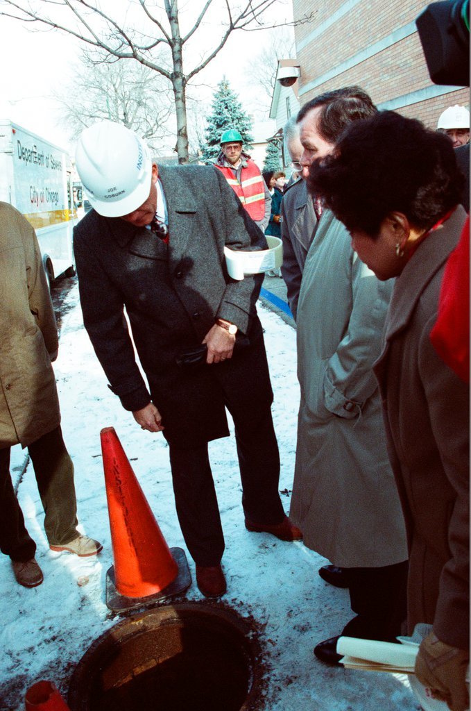 Mayor Richard M. Daley inspects new sewer repair technology - Al Podgorski for Chicago Sun-Times