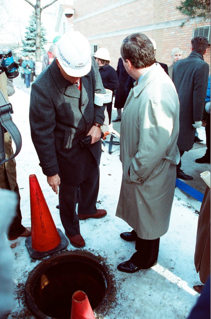 Mayor Richard M. Daley inspects new sewer repair technology - Al Podgorski for Chicago Sun-Times