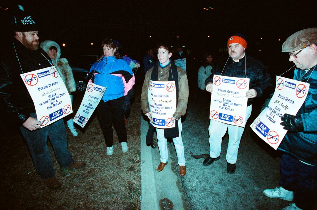 Chicago police protest Ice-T concert - Bob (Robert) Black for Chicago Sun-Times
