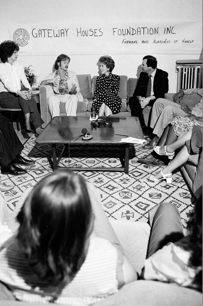 First Lady Nancy Reagan visits the Gateway House rehabilitation center - Chicago Sun-Times