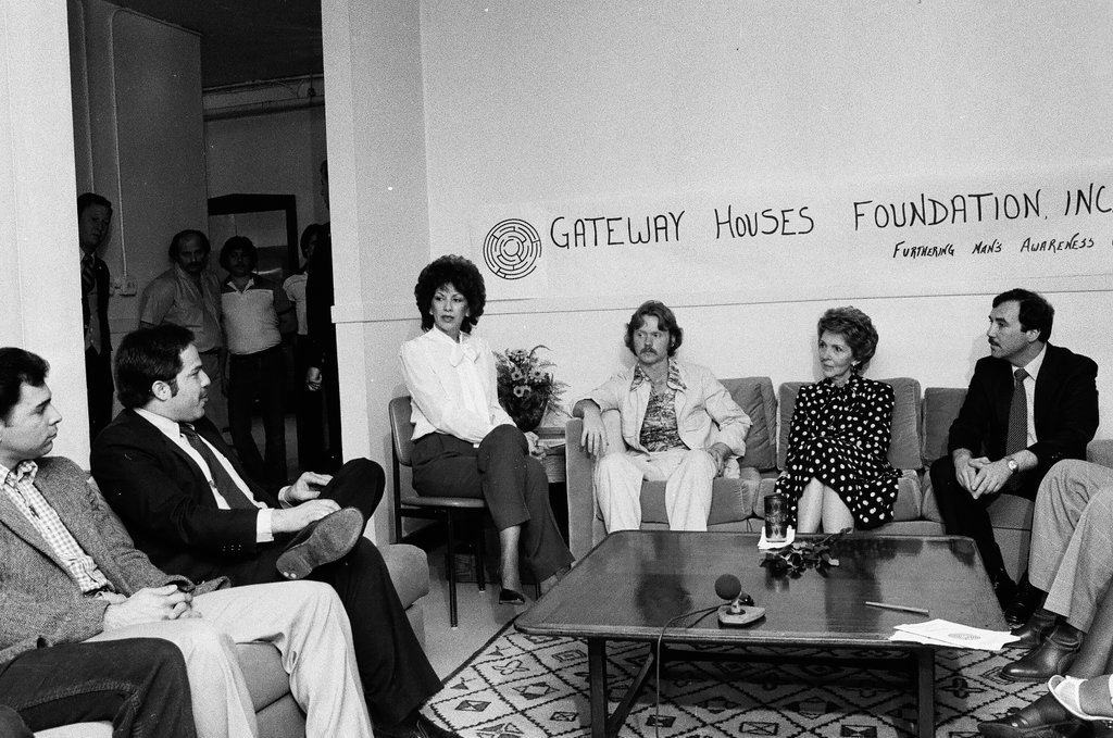 First Lady Nancy Reagan visits the Gateway House rehabilitation center - Chicago Sun-Times