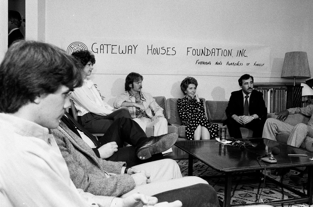 First Lady Nancy Reagan visits the Gateway House rehabilitation center - Chicago Sun-Times