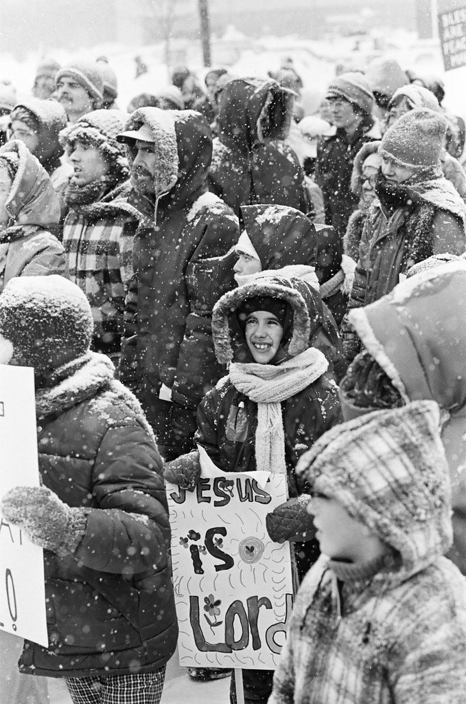Peace rally outside 'arms bazaar' - Kevin Horan for Chicago Sun-Times