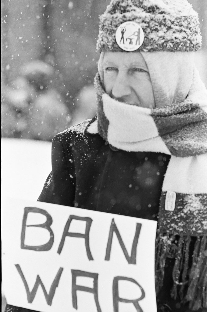 Peace rally outside 'arms bazaar' - Kevin Horan for Chicago Sun-Times