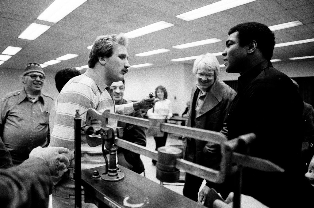 Boxers LeDoux and Ali weigh in - Jerry Tomaselli for Chicago Sun-Times