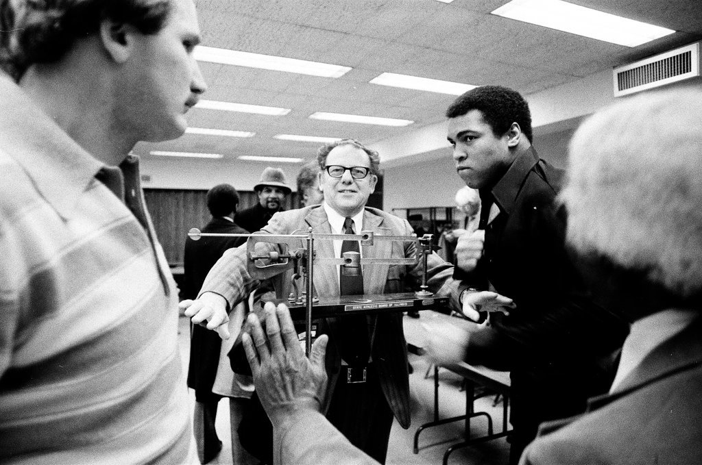 Boxers LeDoux and Ali weigh in - Jerry Tomaselli for Chicago Sun-Times