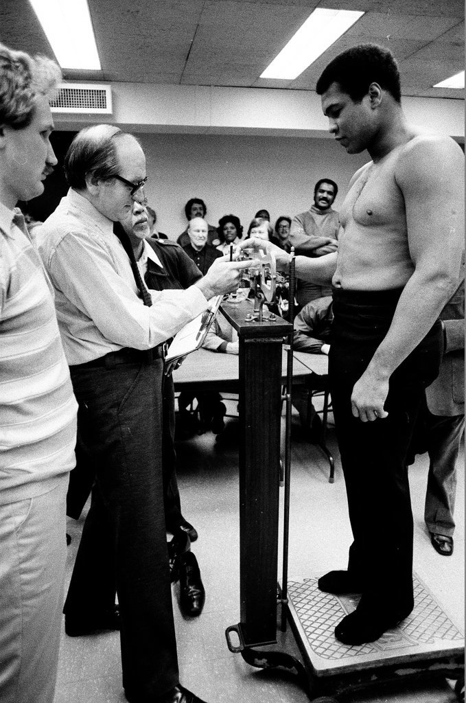 Boxers LeDoux and Ali weigh in - Jerry Tomaselli for Chicago Sun-Times