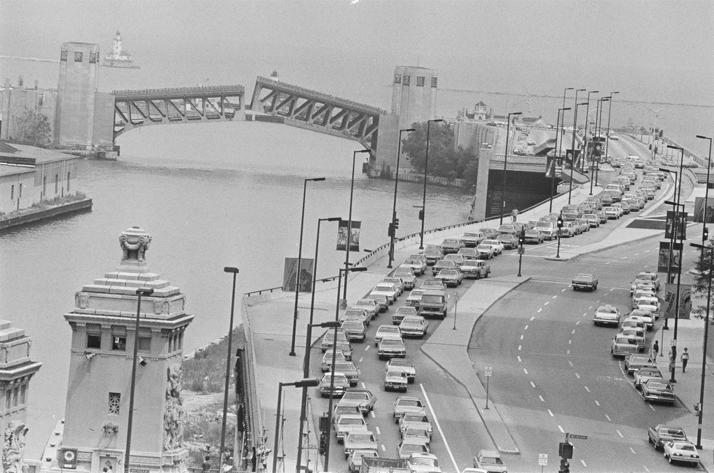 Outer Drive Bridge stuck open - James (Jim) Klepitsch for Chicago Sun-Times