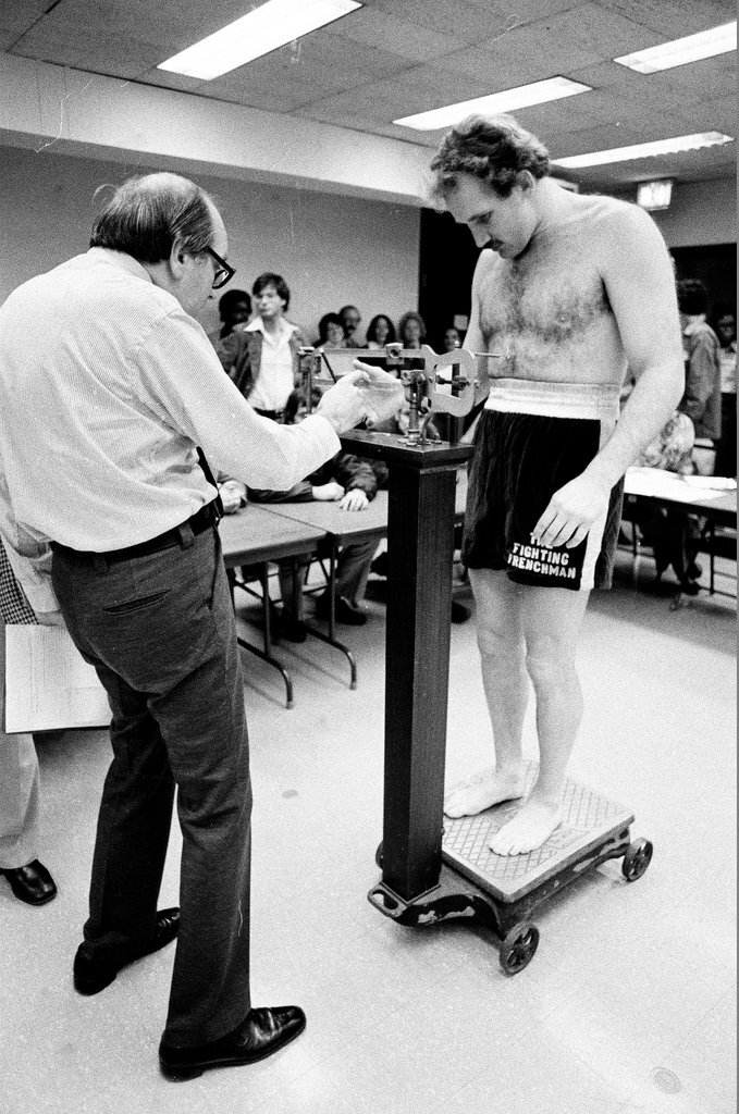 Boxers LeDoux and Ali weigh in - Jerry Tomaselli for Chicago Sun-Times