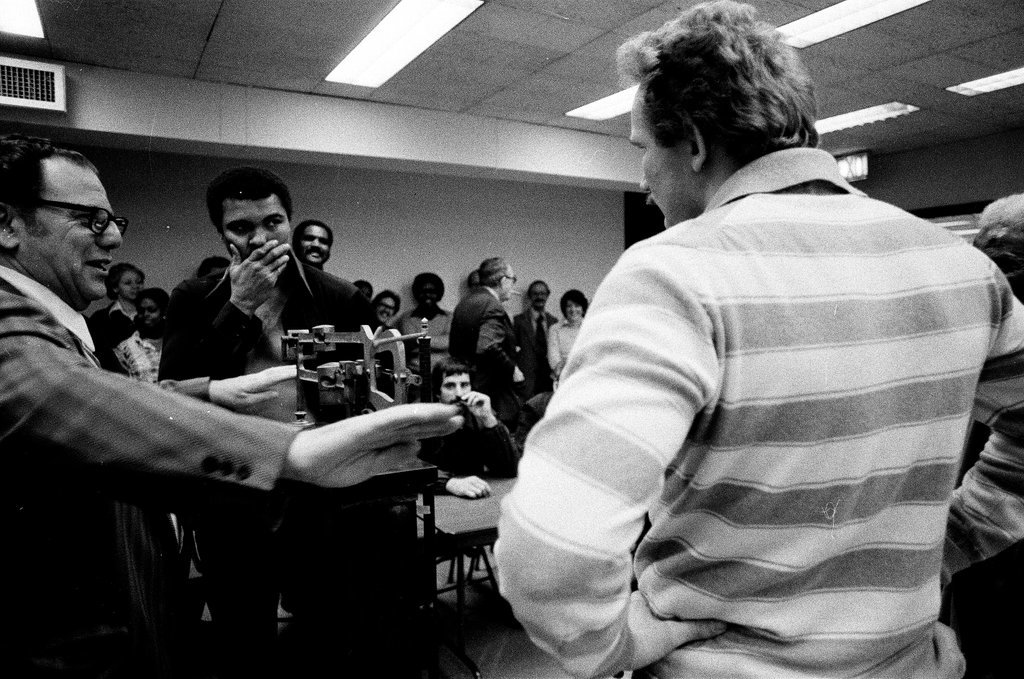 Boxers LeDoux and Ali weigh in - Jerry Tomaselli for Chicago Sun-Times