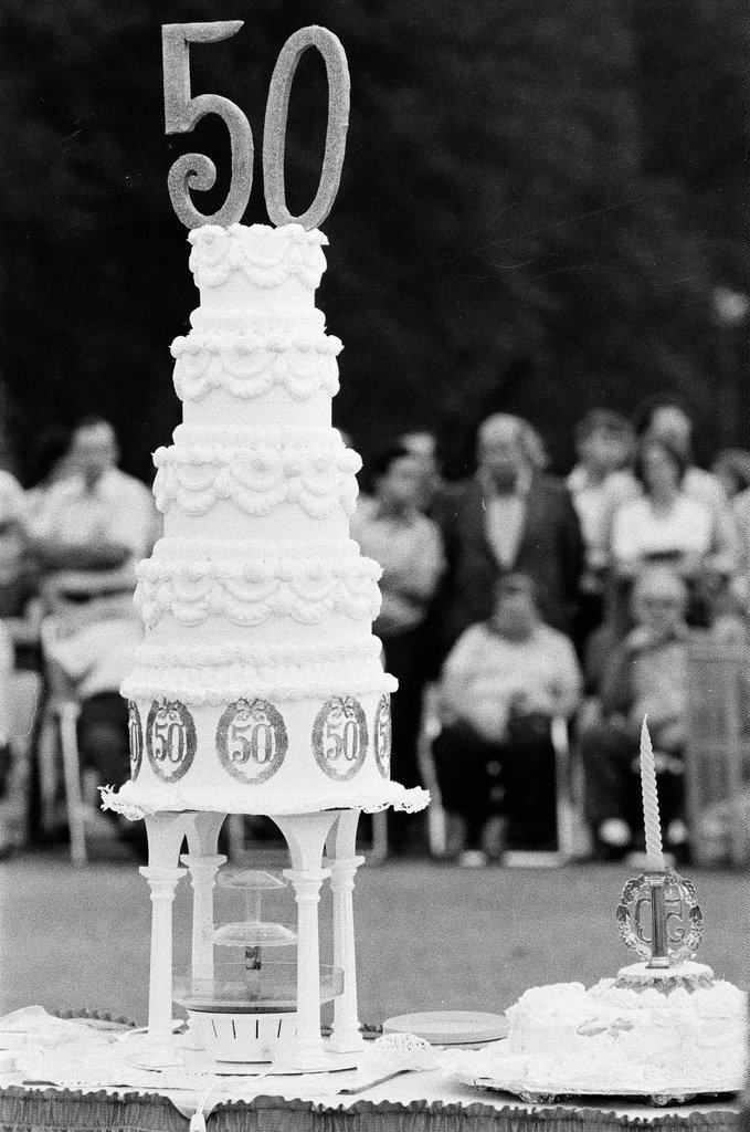 Buckingham Fountain 50th birthday - Chicago Sun-Times