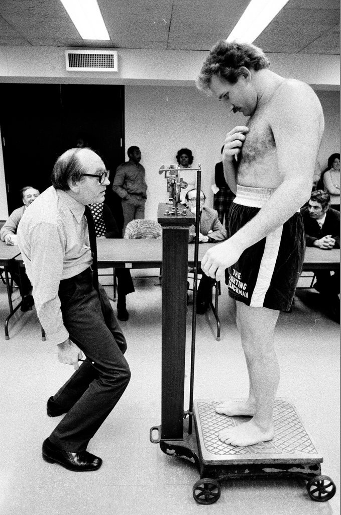 Boxers LeDoux and Ali weigh in - Jerry Tomaselli for Chicago Sun-Times