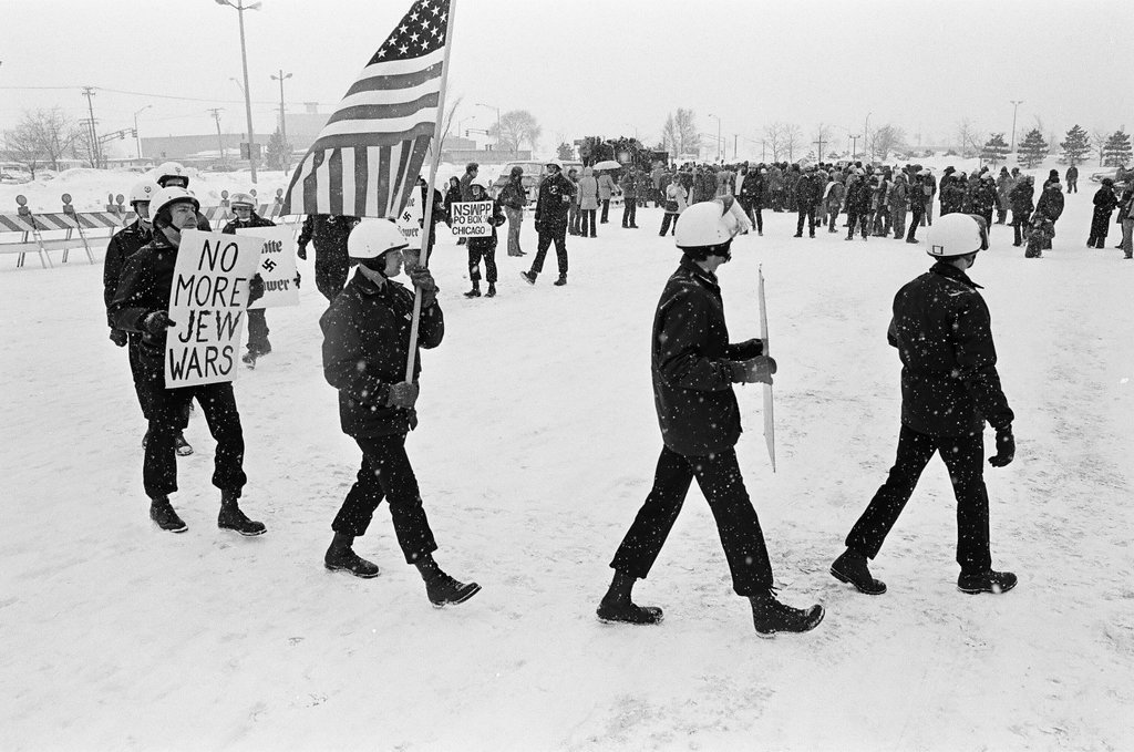Peace rally outside 'arms bazaar' - Kevin Horan for Chicago Sun-Times