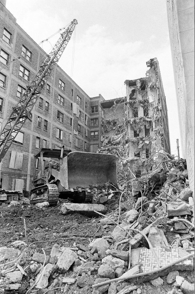 Demolition in Edgewater - Randy B. Leffingwell for Chicago Sun-Times
