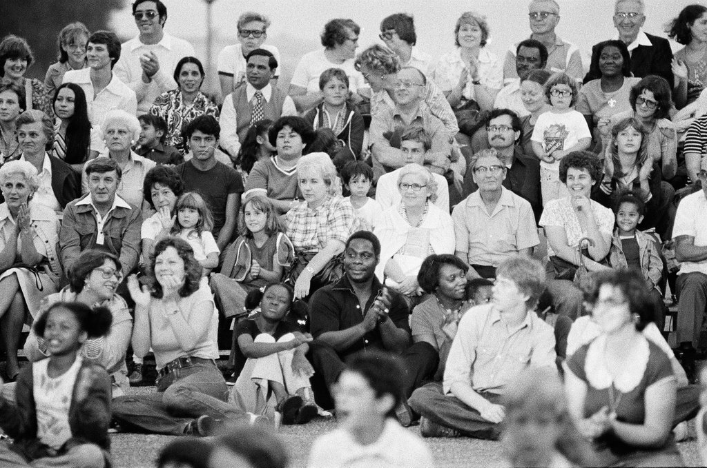 Buckingham Fountain 50th birthday - Chicago Sun-Times