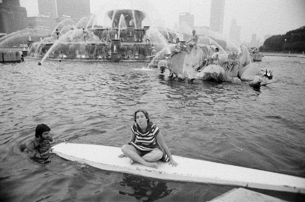 Buckingham Fountain 50th birthday - Chicago Sun-Times