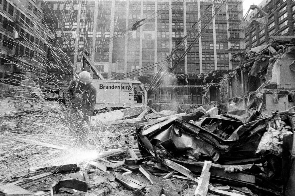 Demolition at 33 West Monroe - Kevin Horan for Chicago Sun-Times