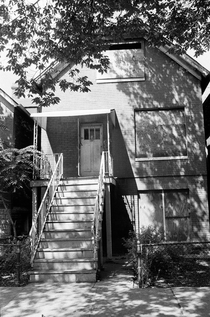 Abandoned building in West Town - Larry Graff for Chicago Sun-Times