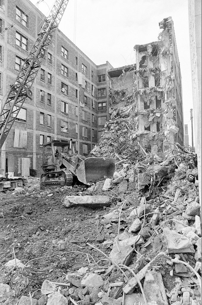 Demolition in Edgewater - Randy B. Leffingwell for Chicago Sun-Times