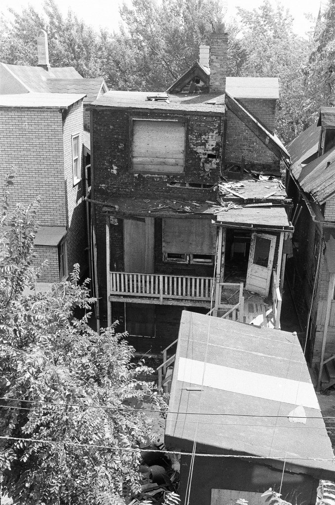 Abandoned building in West Town - Larry Graff for Chicago Sun-Times