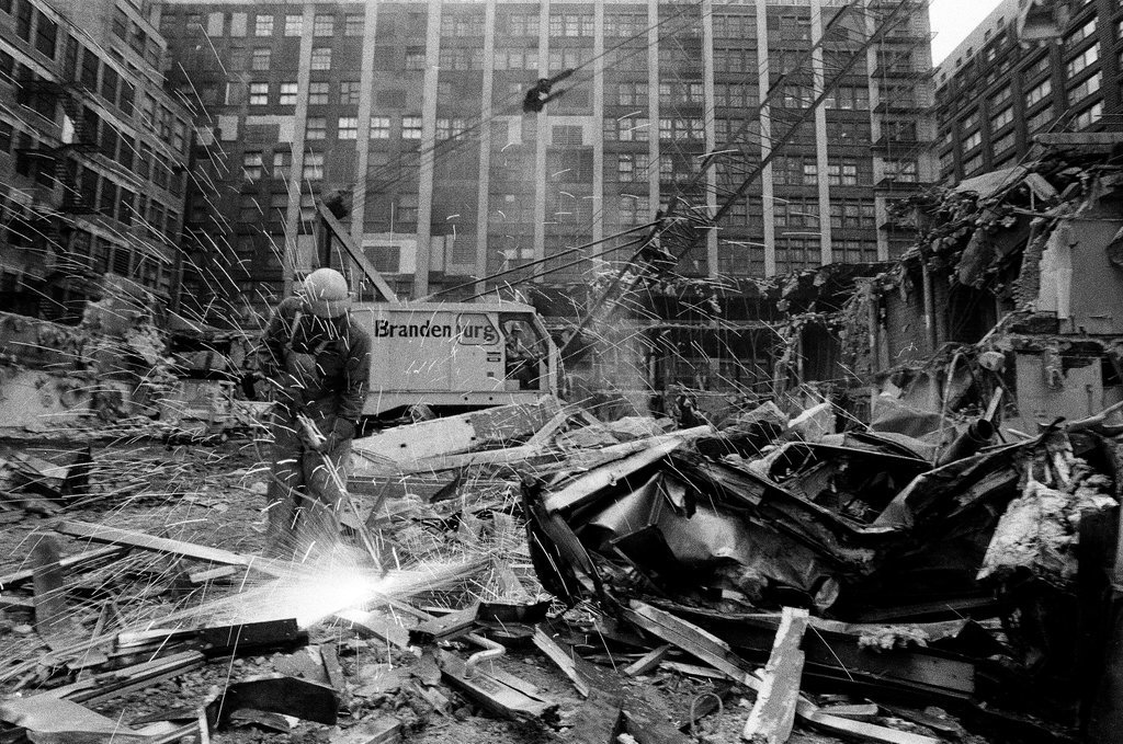 Demolition at 33 West Monroe - Kevin Horan for Chicago Sun-Times