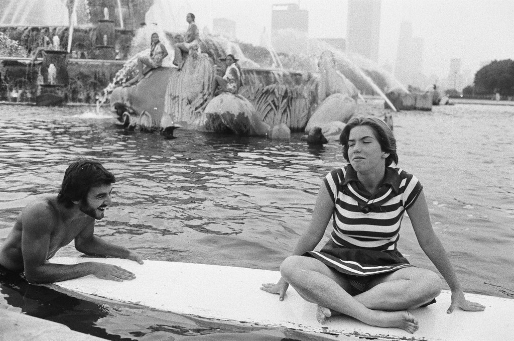Buckingham Fountain 50th birthday - Chicago Sun-Times