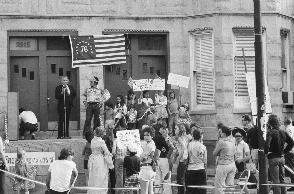 People protest demolition on Chicago Avenue - Chuck (Charles) Kirman for Chicago Sun-Times
