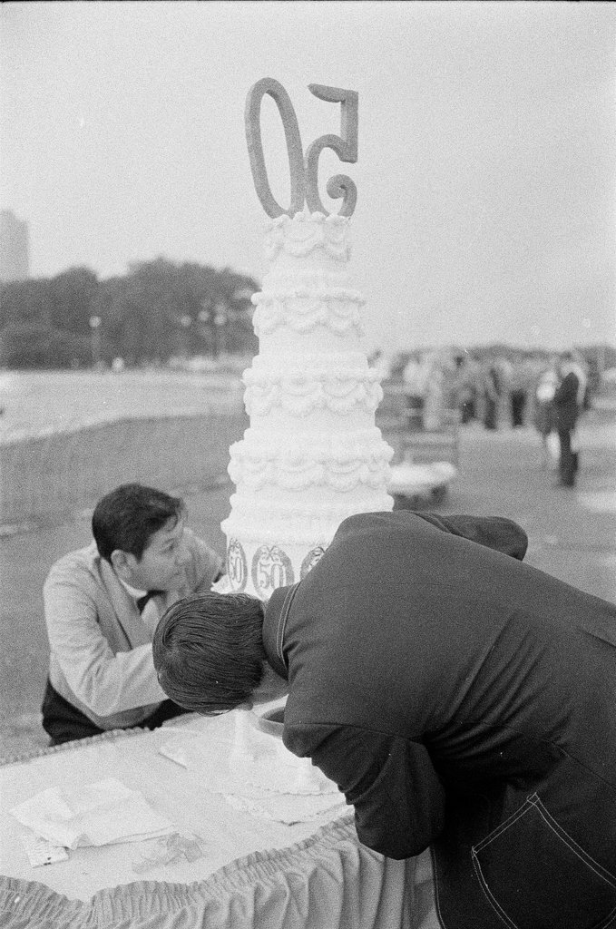 Buckingham Fountain 50th birthday - Chicago Sun-Times