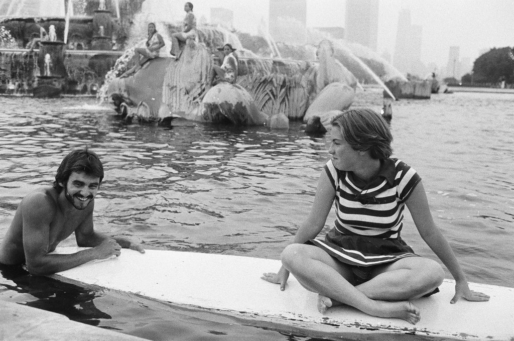 Buckingham Fountain 50th birthday - Chicago Sun-Times