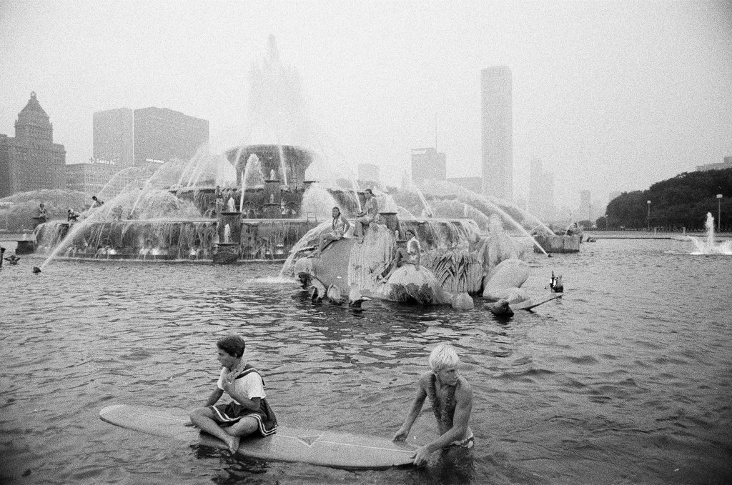 Buckingham Fountain 50th birthday - Chicago Sun-Times