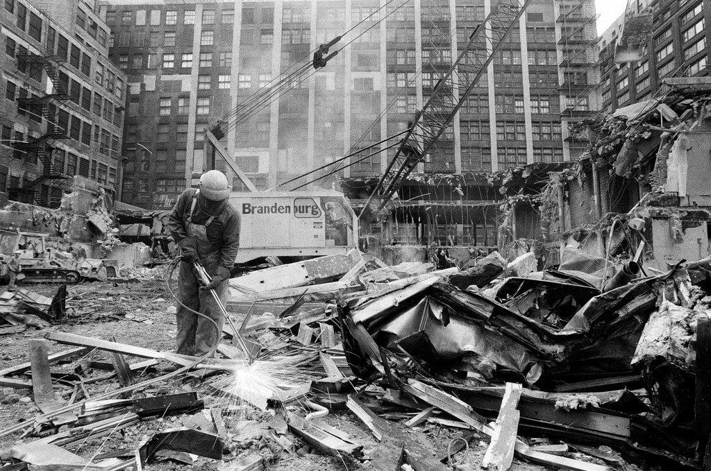 Demolition at 33 West Monroe - Kevin Horan for Chicago Sun-Times