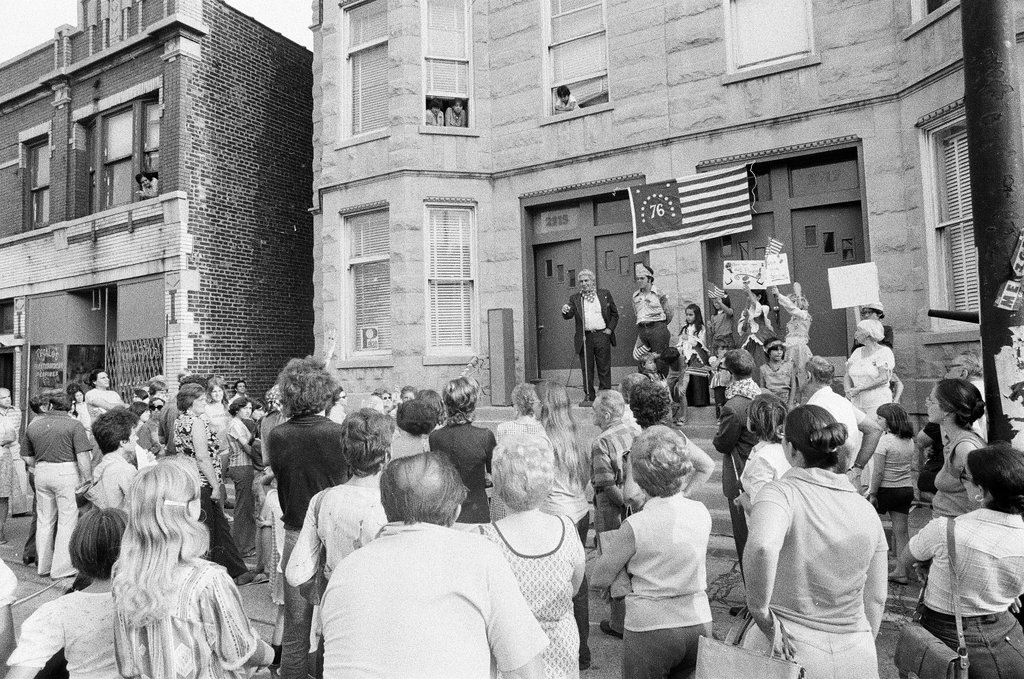 People protest demolition on Chicago Avenue - Chuck (Charles) Kirman for Chicago Sun-Times