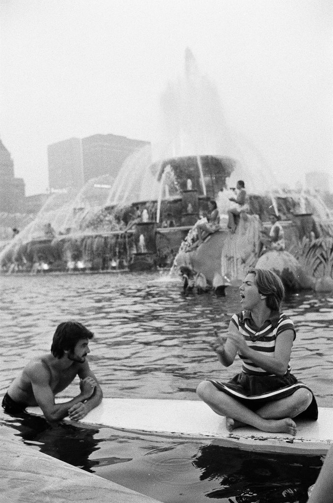 Buckingham Fountain 50th birthday - Chicago Sun-Times