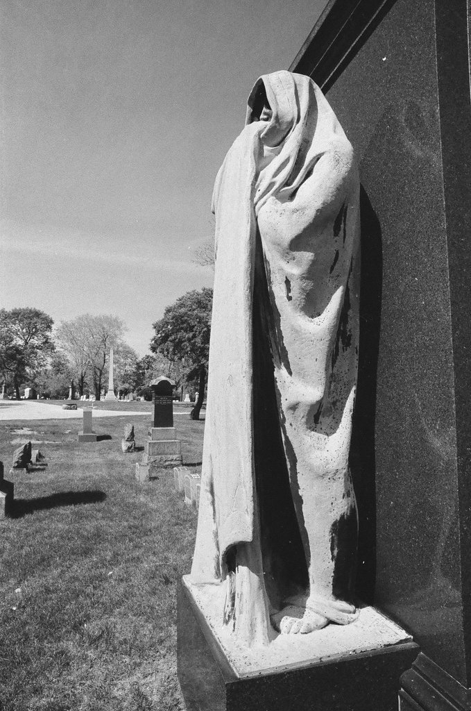 Tombs at Graceland Cemetery - Chicago Sun-Times