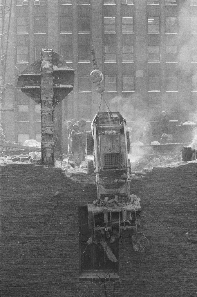 Demolition at 20 North Clark - Kevin Horan for Chicago Sun-Times