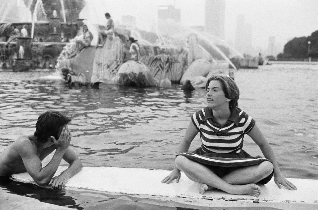Buckingham Fountain 50th birthday - Chicago Sun-Times