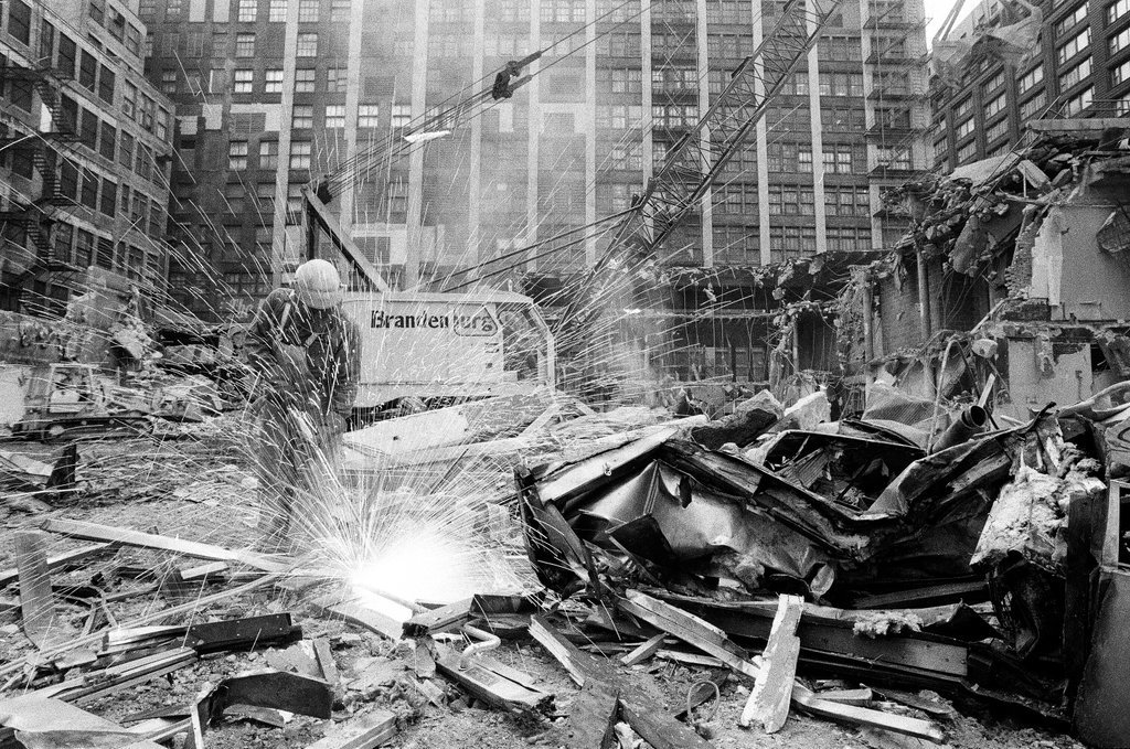 Demolition at 33 West Monroe - Kevin Horan for Chicago Sun-Times