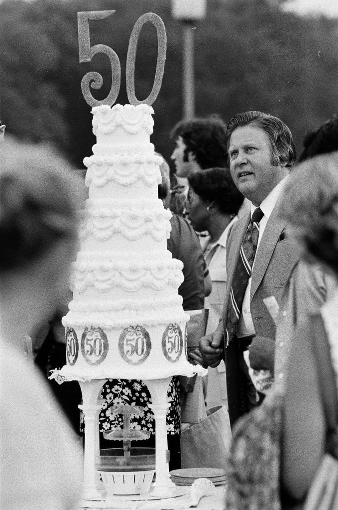 Buckingham Fountain 50th birthday - Chicago Sun-Times