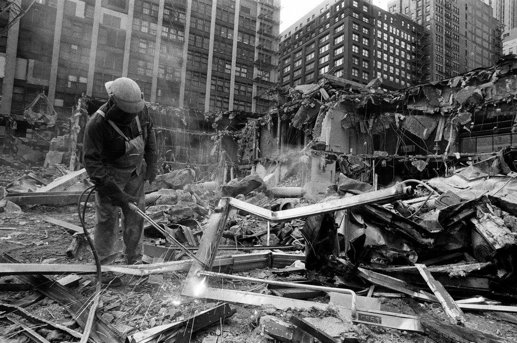 Demolition at 33 West Monroe - Kevin Horan for Chicago Sun-Times