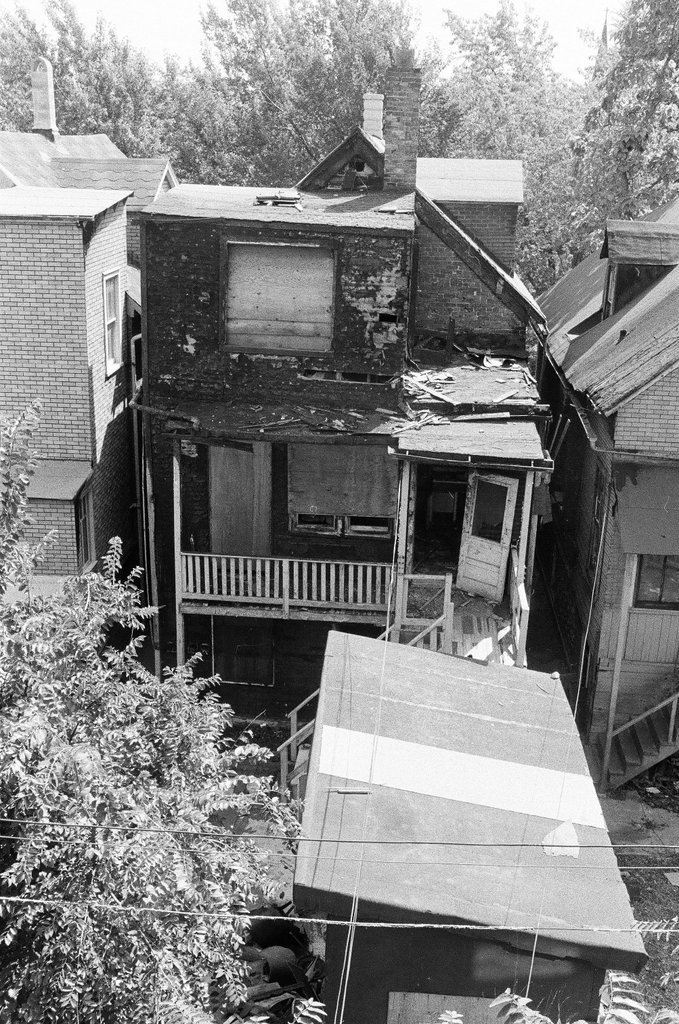 Abandoned building in West Town - Larry Graff for Chicago Sun-Times