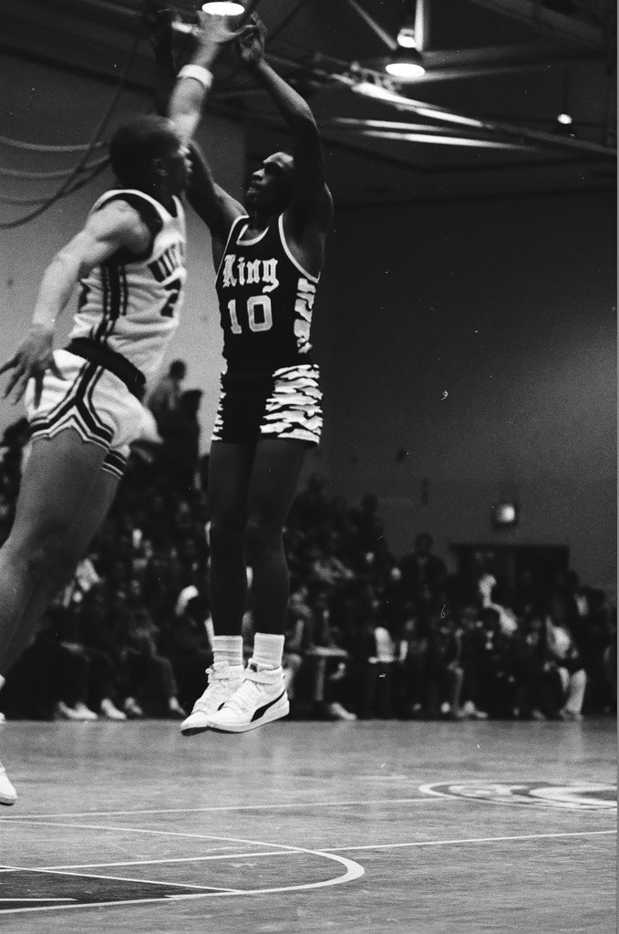 King v. Hyde Park basketball game - Chicago Sun-Times